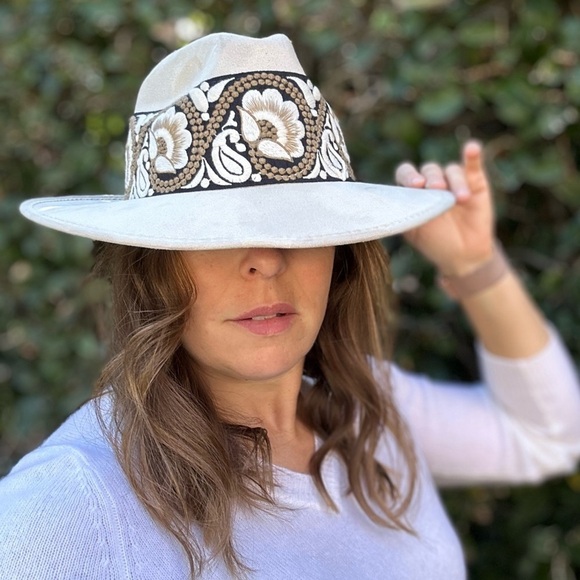 Hats N' Roses Stephanie Danielle Fedora Cowboy Hat Aurora Ivory Embroidered L - Picture 2 of 15